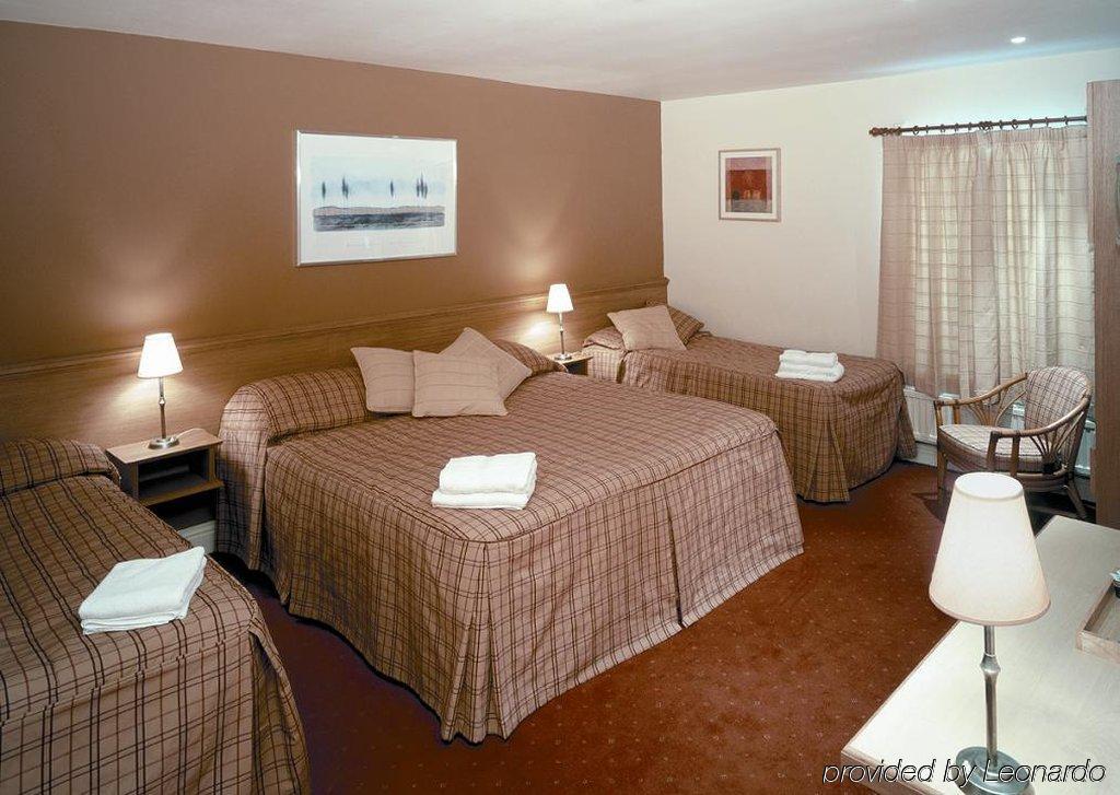 Whoop Hall Hotel And Leisure Killington Lake Exterior photo